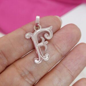 Dije F (1,8cm aprox)