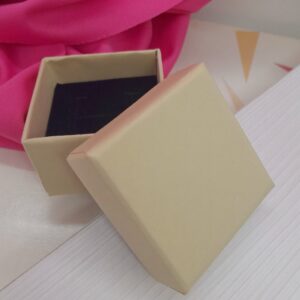 Caja Anillo 5×5 beige